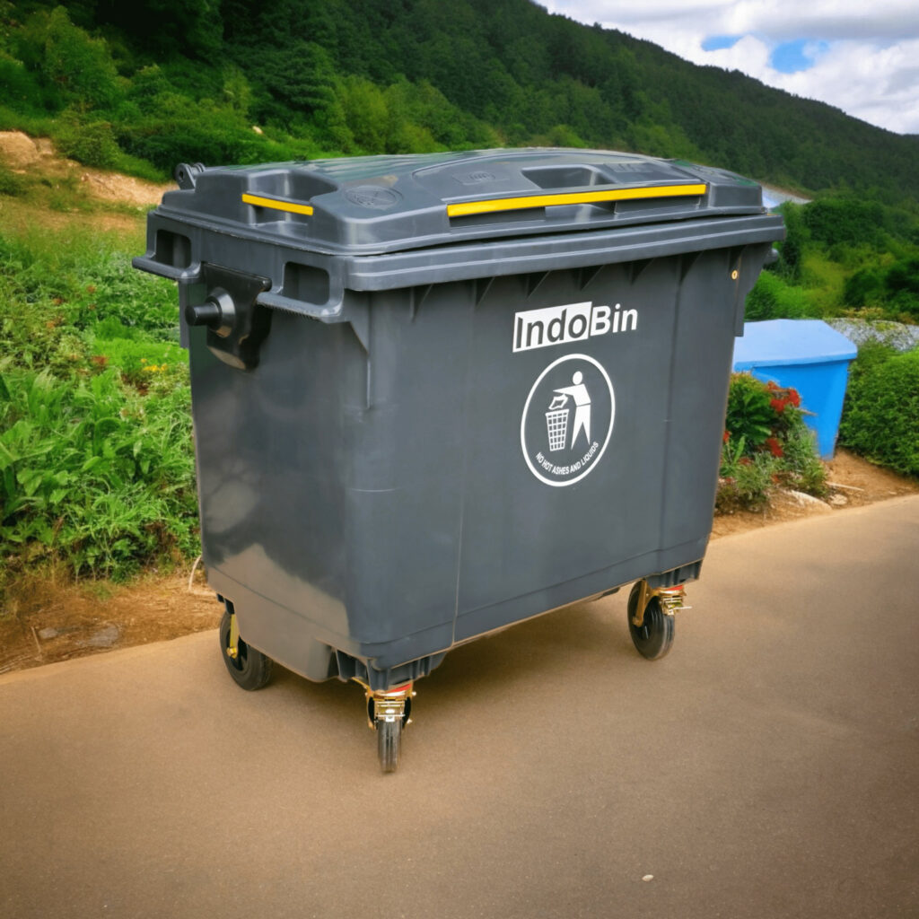 TEMPAT SAMPAH BESAR PLASTIK 660 LITER INDOBIN TIPE 660B-3 + RODA: Tempat Sampah Jumbo 660 Liter Berkualitas Industri untuk Pengelolaan Sampah yang Lebih Efisien