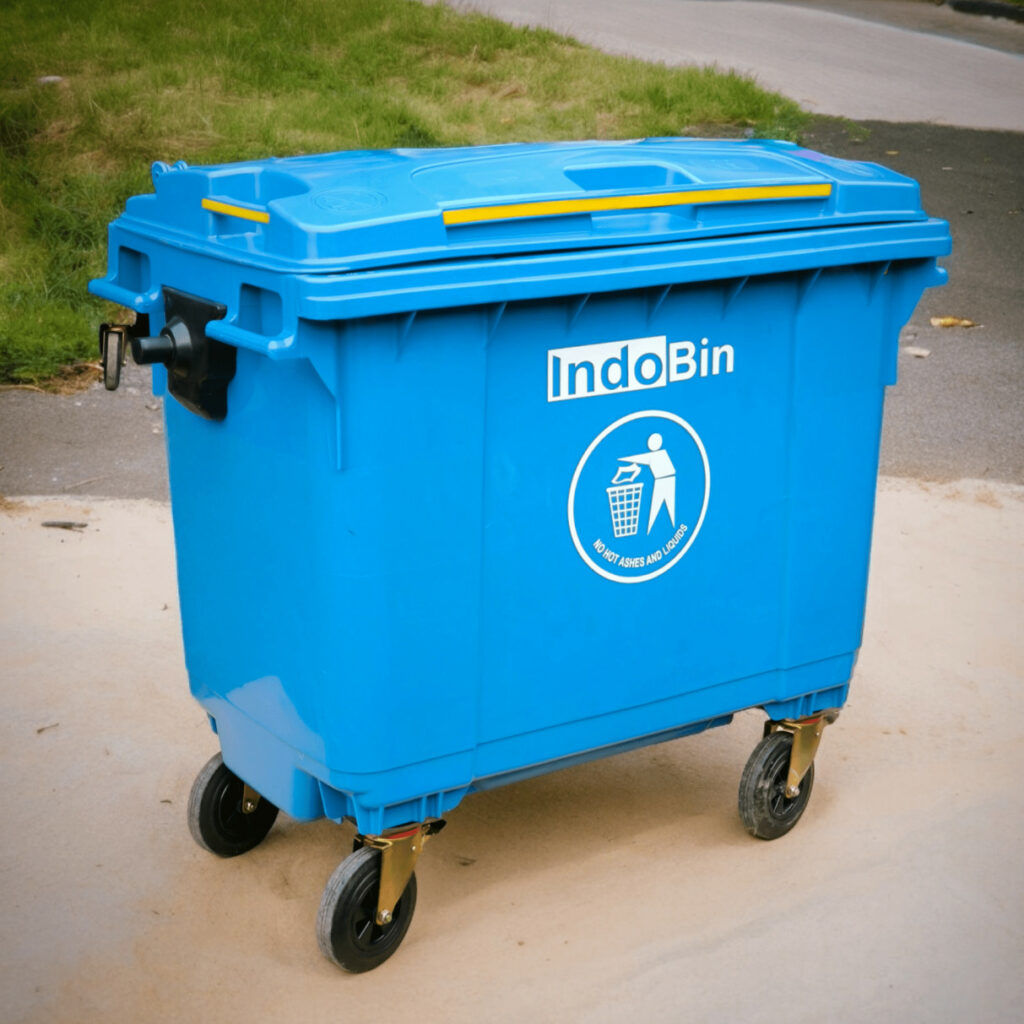 TEMPAT SAMPAH BESAR PLASTIK 660 LITER INDOBIN TIPE 660B-3 + RODA: Tempat Sampah Jumbo 660 Liter Berkualitas Industri untuk Pengelolaan Sampah yang Lebih Efisien